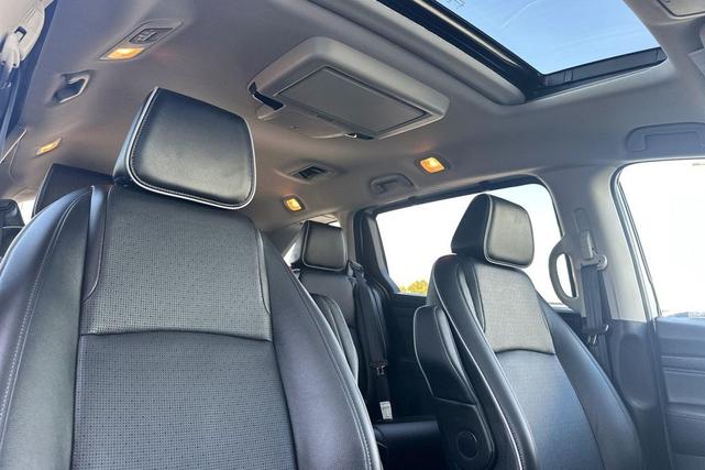 Photo of 2025 Platinum White Honda Odyssey