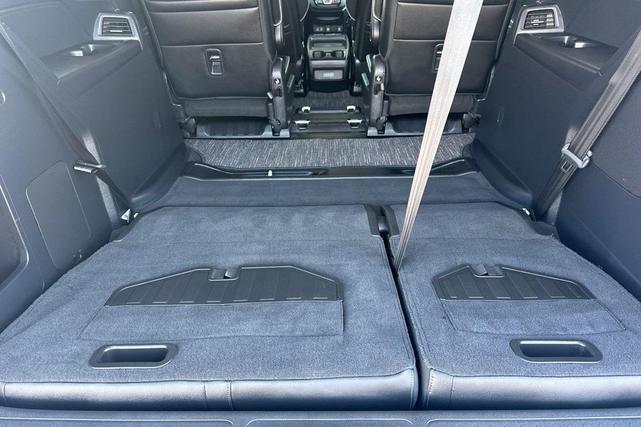 Photo of 2025 Platinum White Honda Odyssey
