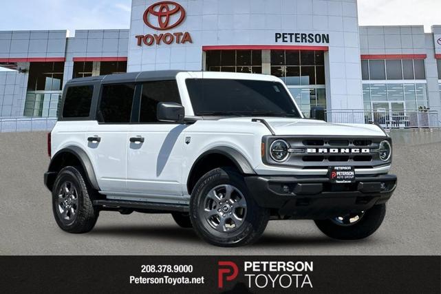 Photo of 2023 Oxford White Ford Bronco