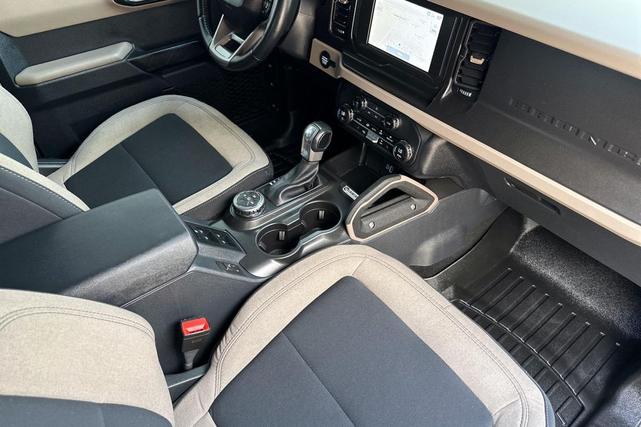 Photo of 2023 Oxford White Ford Bronco