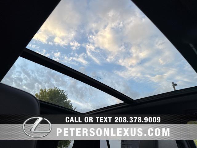Photo of 2022 Iridescent Pearl Tricoat Chevrolet Tahoe