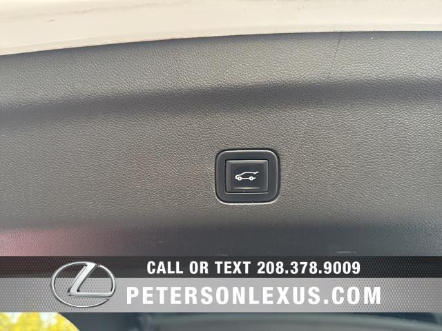 Photo of 2022 Iridescent Pearl Tricoat Chevrolet Tahoe