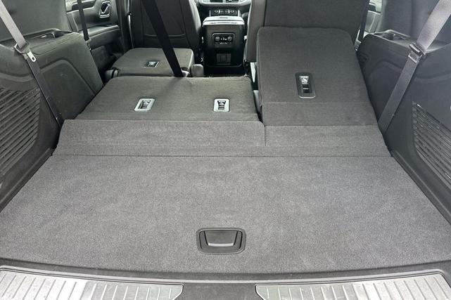 Photo of 2023 Summit White Chevrolet Tahoe
