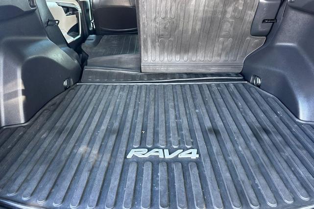 Photo of 2020 Silver Sky Metallic Toyota RAV4 Hybrid