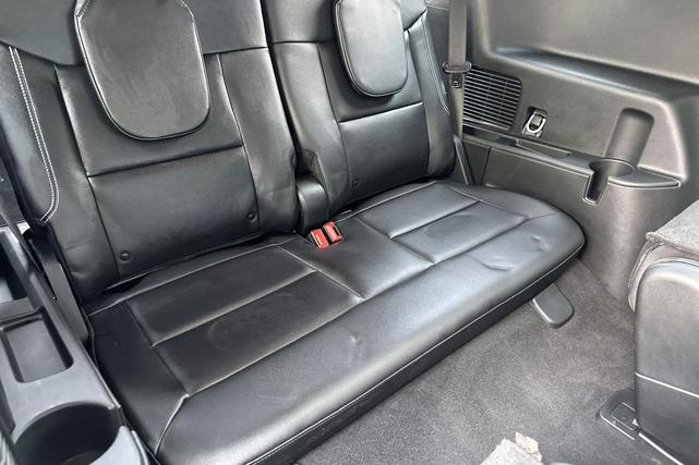 Photo of 2023 Star White Metallic Tri-Coat Ford Explorer
