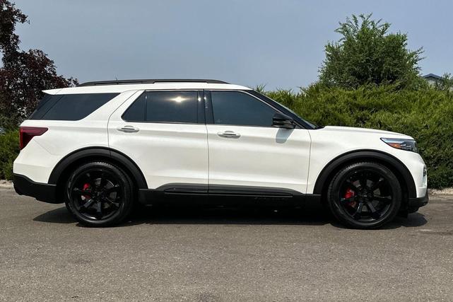 Photo of 2023 Star White Metallic Tri-Coat Ford Explorer