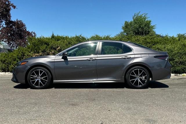 Photo of 2023 Predawn Gray Mica Toyota Camry