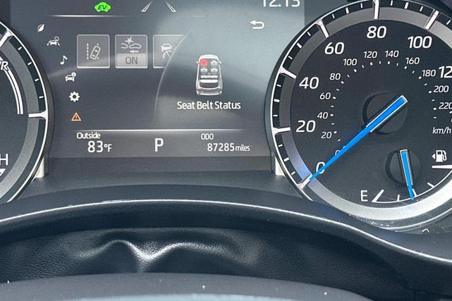 Photo of 2022 Wind Chill Pearl Toyota Highlander Hybrid