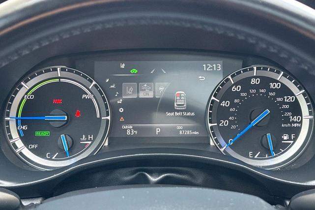 Photo of 2022 Wind Chill Pearl Toyota Highlander Hybrid