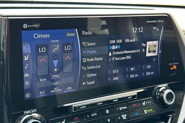 Photo of 2022 Wind Chill Pearl Toyota Highlander Hybrid