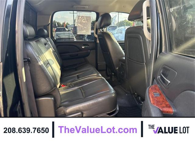 Photo of 2011 Onyx Black GMC Sierra 2500