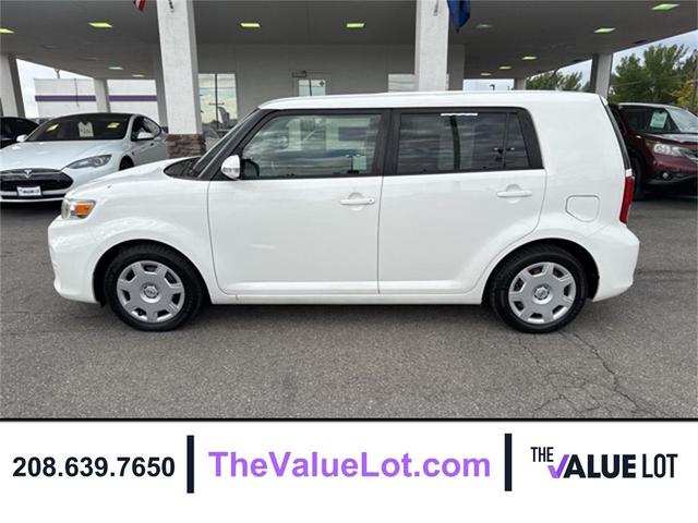 Photo of 2013 Silver Ignit10n Scion xB