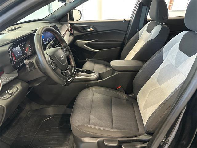 Photo of 2024 Mosaic Black Metallic Chevrolet Trax