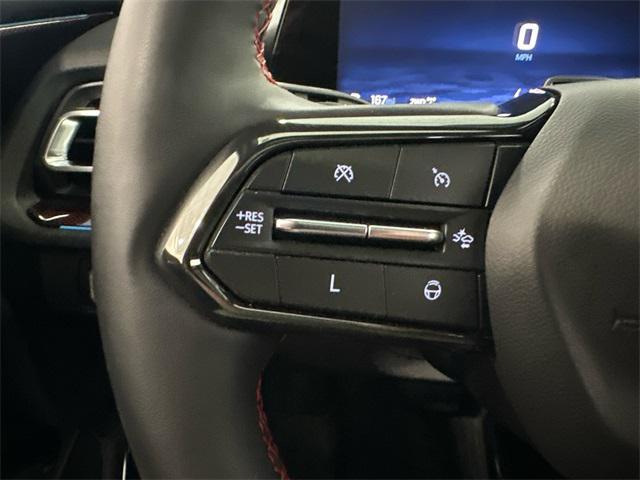 Photo of 2024 Summit White Chevrolet Traverse