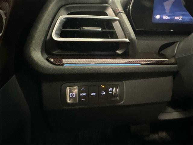 Photo of 2024 Summit White Chevrolet Traverse
