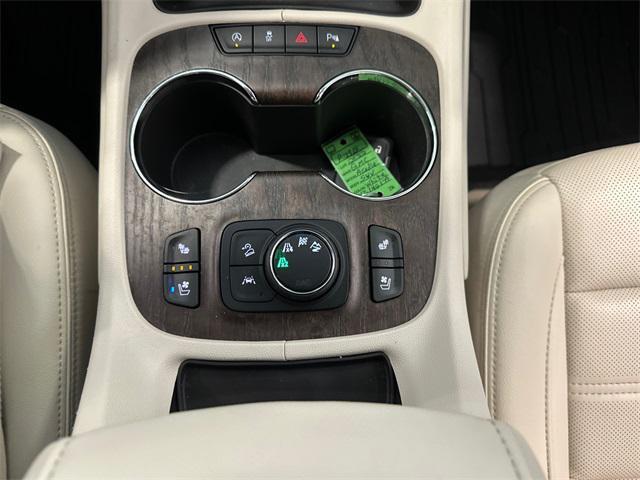Photo of 2022 White GMC Acadia