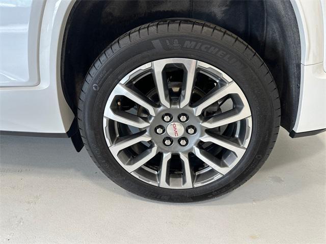 Photo of 2022 White GMC Acadia