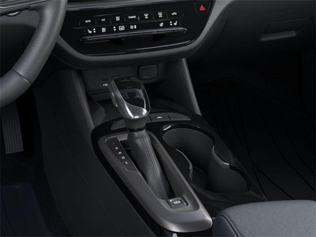 Photo of 2025 White Frost Tricoat Buick Envista