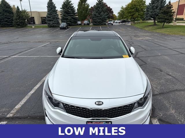 Photo of 2017 Snow White Pearl Kia Optima