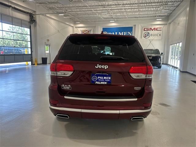 Photo of 2017 Velvet Red Pearlcoat Jeep Grand Cherokee