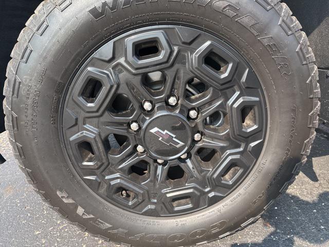 Photo of 2024 Summit White Chevrolet Silverado 3500