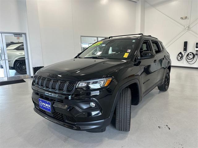 Photo of 2023 Diamond Black Crystal Pearlcoat Jeep Compass
