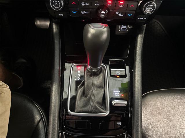 Photo of 2023 Diamond Black Crystal Pearlcoat Jeep Compass
