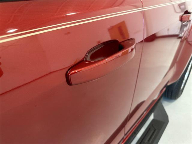 Photo of 2016 Copper Red Metallic GMC Canyon