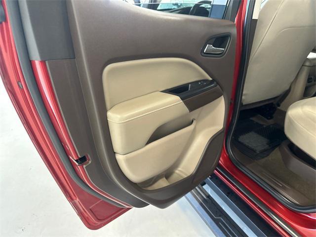 Photo of 2016 Copper Red Metallic GMC Canyon