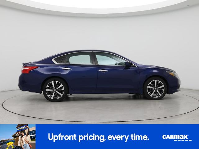 Photo of 2016 Blue Nissan Altima