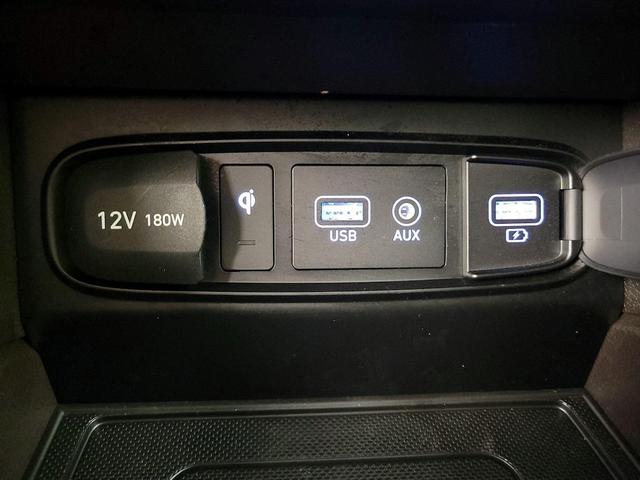 Photo of 2020 White Hyundai SANTA FE