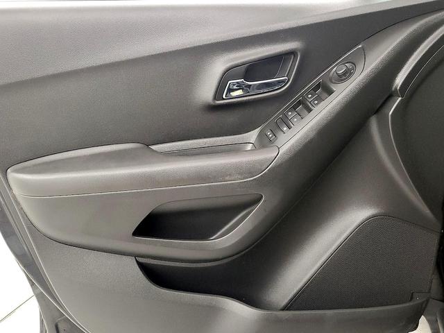 Photo of 2020 Black Chevrolet Trax