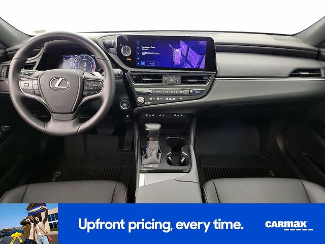 Photo of 2024 White Lexus ES 350