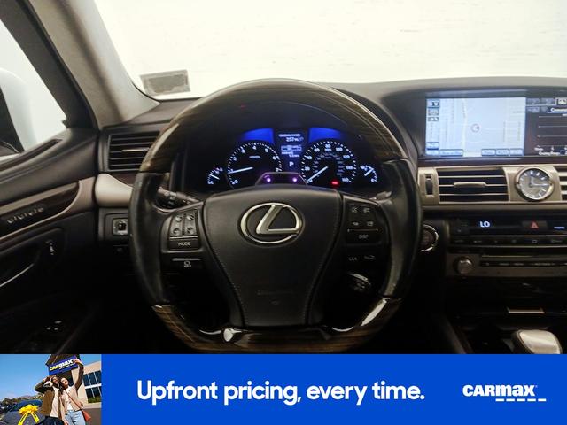 Photo of 2013 White Lexus LS 460
