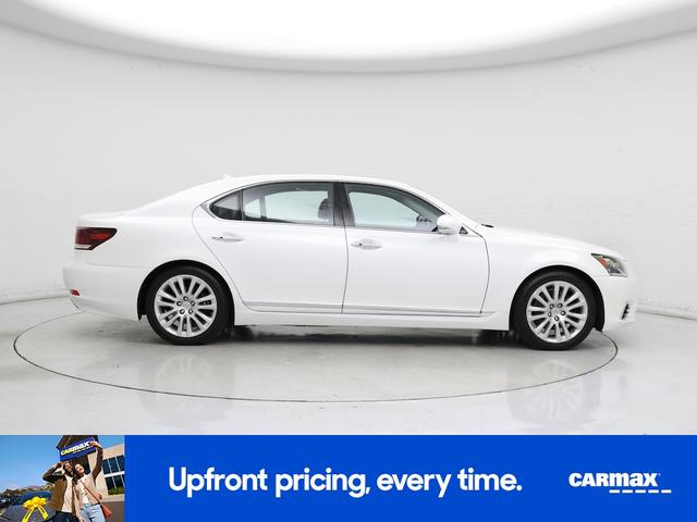 Photo of 2013 White Lexus LS 460