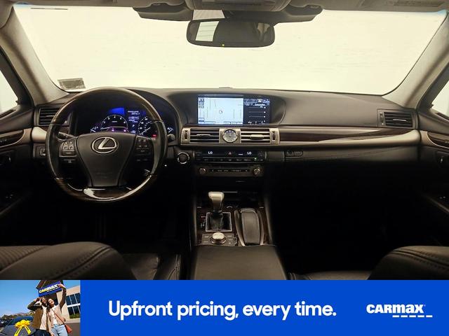 Photo of 2013 White Lexus LS 460