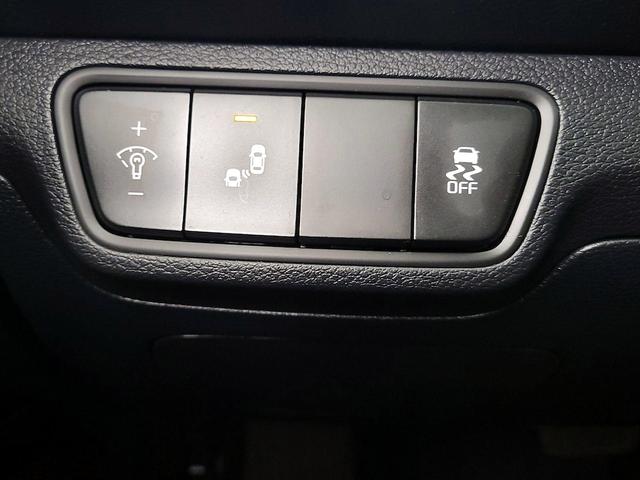Photo of 2022 White Kia Forte