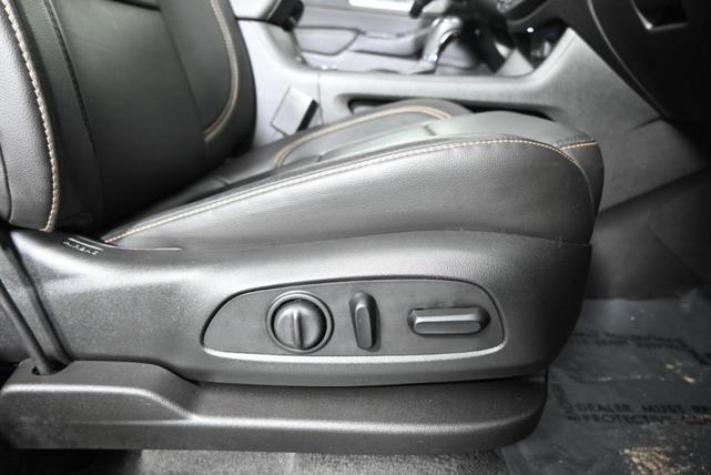 Photo of 2020 Mosaic Black Metallic Chevrolet Traverse