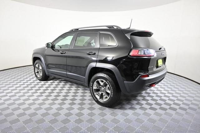 Photo of 2019 Diamond Black Crystal Pearlcoat Jeep Cherokee