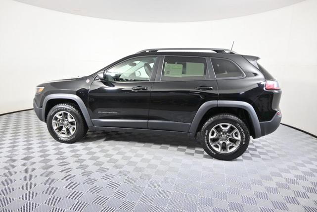Photo of 2019 Diamond Black Crystal Pearlcoat Jeep Cherokee