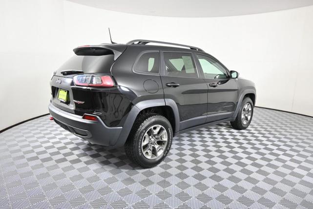 Photo of 2019 Diamond Black Crystal Pearlcoat Jeep Cherokee