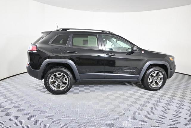 Photo of 2019 Diamond Black Crystal Pearlcoat Jeep Cherokee