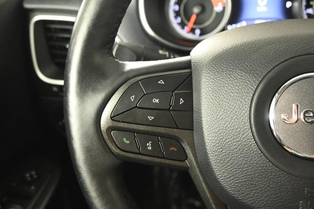 Photo of 2019 Diamond Black Crystal Pearlcoat Jeep Cherokee