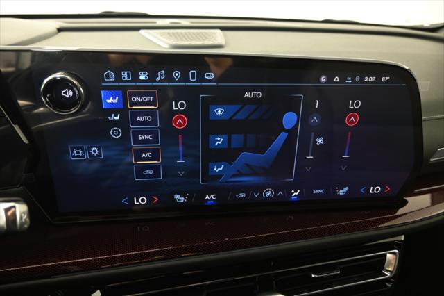 Photo of 2025 Mosaic Black Metallic Chevrolet Traverse