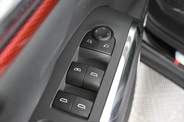 Photo of 2025 Mosaic Black Metallic Chevrolet Traverse
