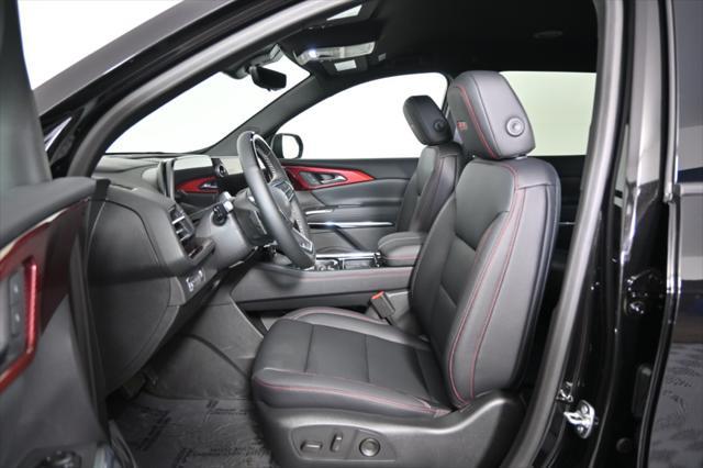 Photo of 2025 Mosaic Black Metallic Chevrolet Traverse