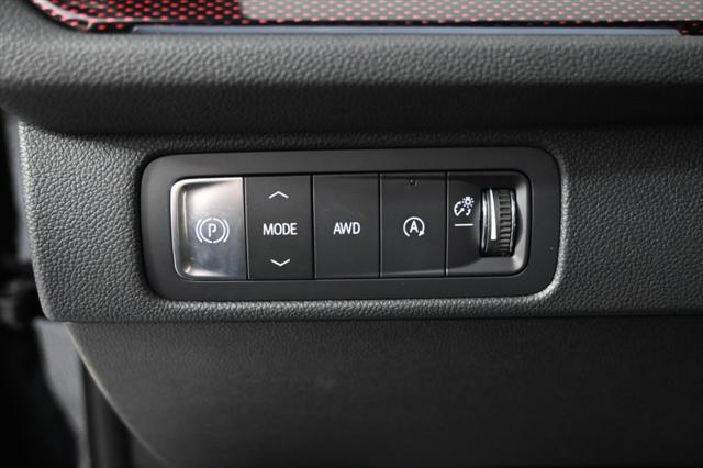 Photo of 2025 Mosaic Black Metallic Chevrolet Traverse