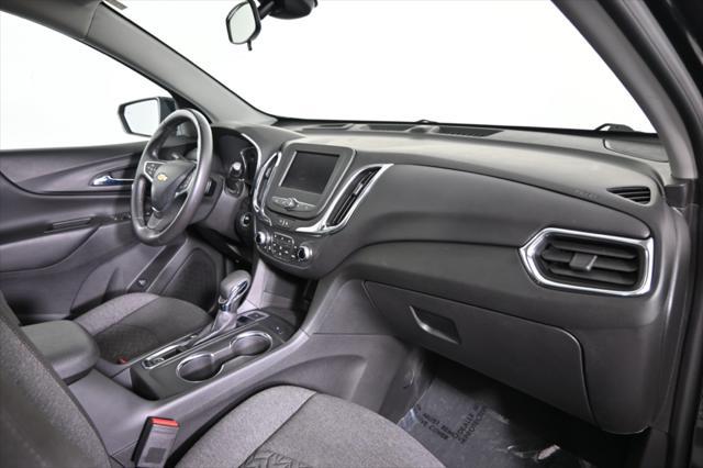 Photo of 2022 Mosaic Black Metallic Chevrolet Equinox