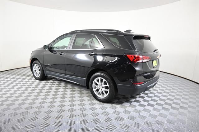 Photo of 2022 Mosaic Black Metallic Chevrolet Equinox