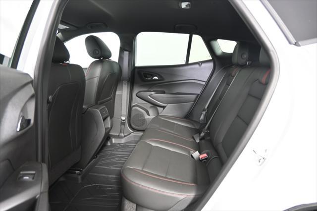 Photo of 2025 Summit White Chevrolet Trax